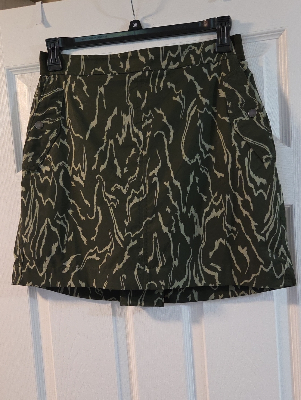Athleta -sz.12 Green Patterned Skort Worth Functional Pockets
